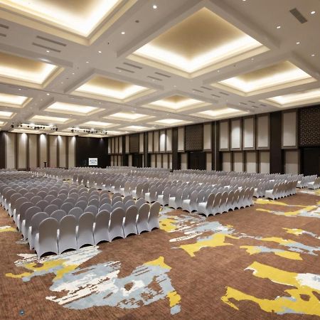 Aston Gresik Hotel & Conference Center Exterior foto