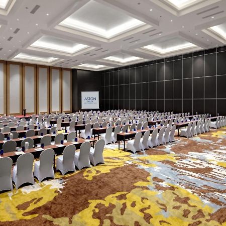 Aston Gresik Hotel & Conference Center Exterior foto