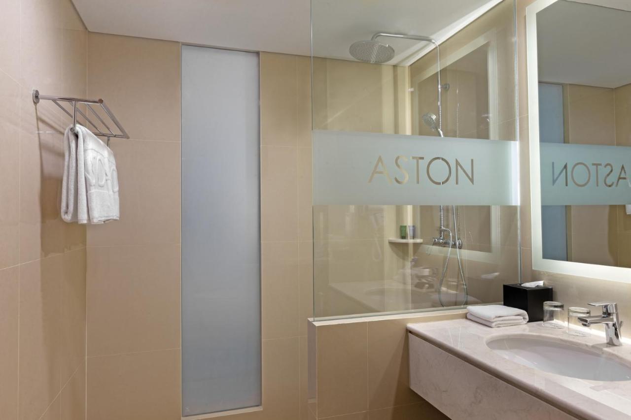 Aston Gresik Hotel & Conference Center Exterior foto